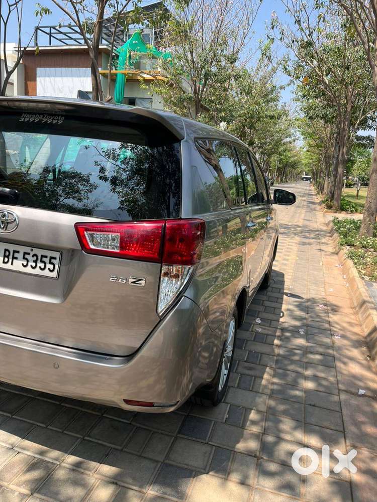 Innova Crysta 2.8 Zx At (top End) Well Maintained Car