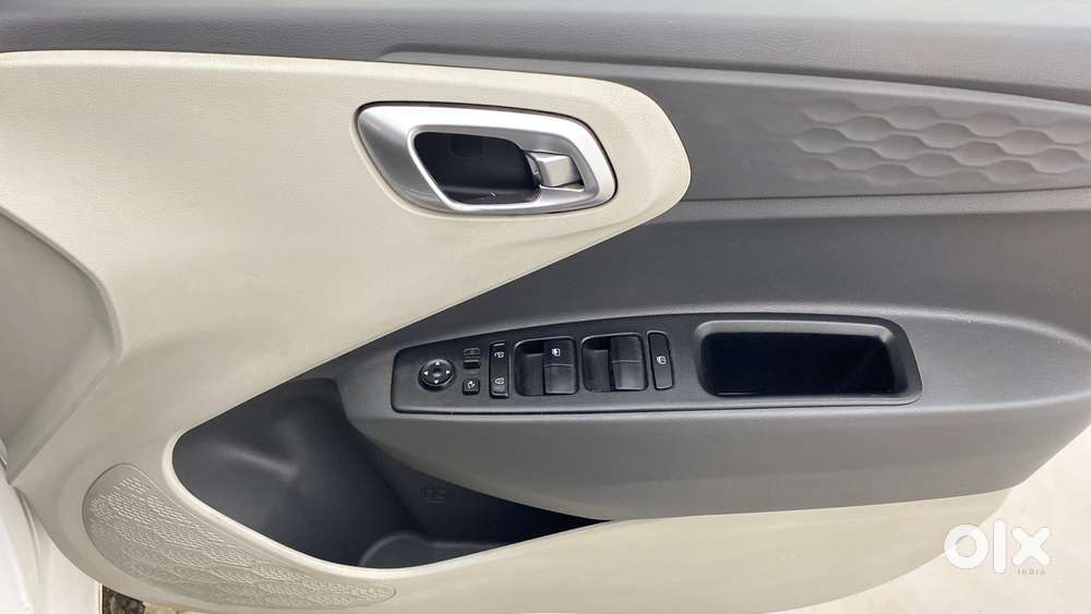 Hyundai Aura Sx Plus Automatic, 2022, Petrol