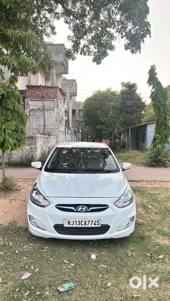 Hyundai Fluidic Verna 2012