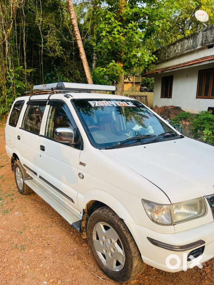 Chevorlet Tavera Neo 2 White