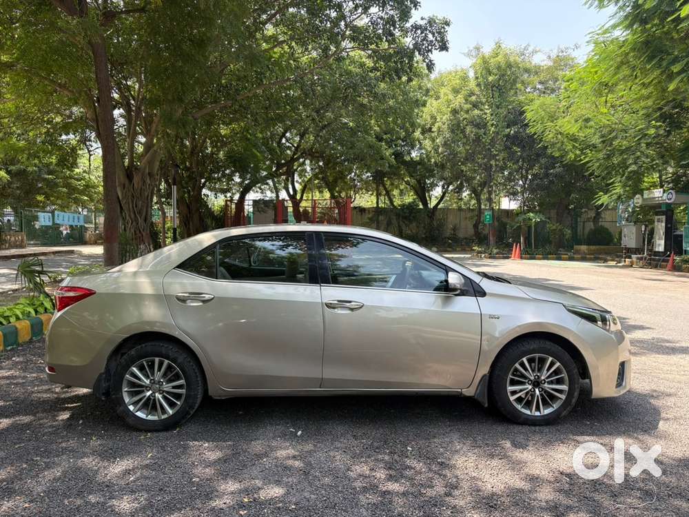 Toyota Corolla Altis 2016 1st Owner Petrol Automatic Vl 74000km
