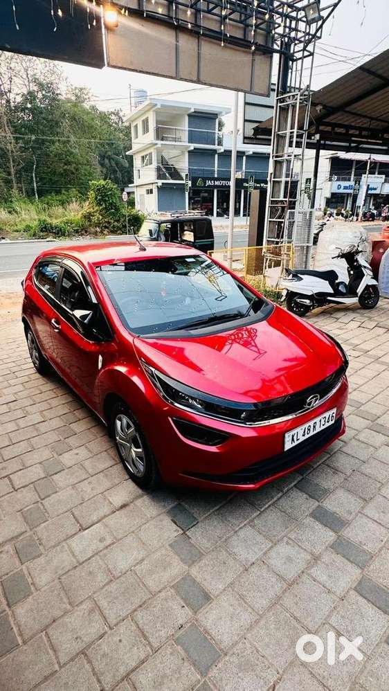 Tata Altroz 2021 Petrol 23000 Km Driven