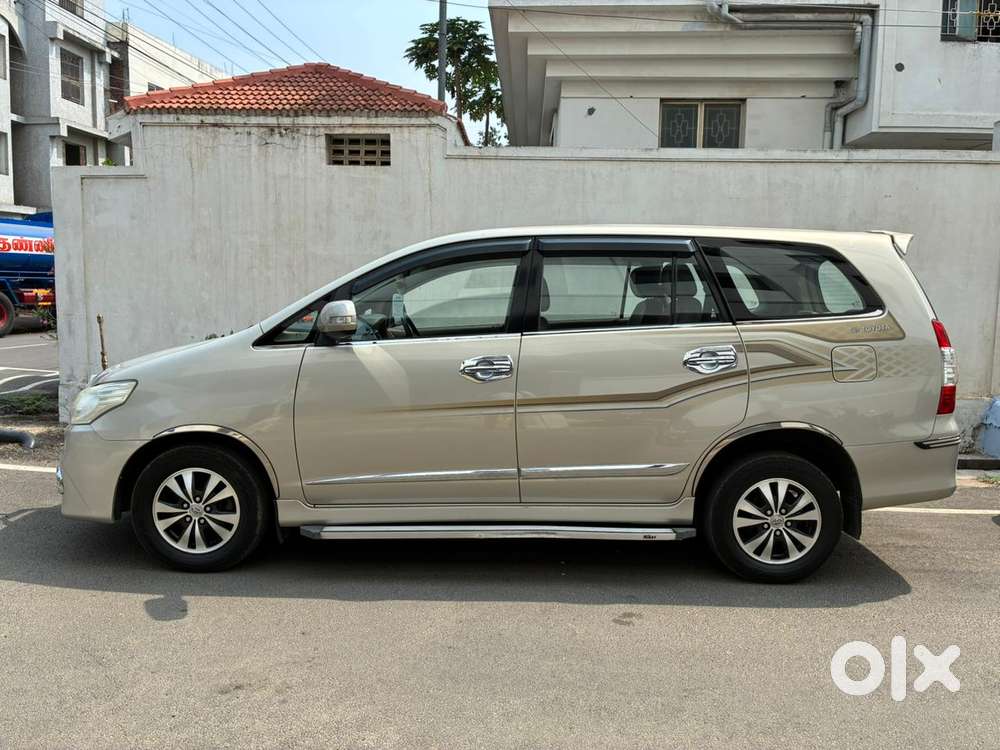 Toyota Innova 2.5 Z Diesel 7 Seater Bs Iv, 2015, Diesel