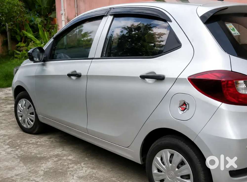 Tata Tiago Xe Petrol – Excellent Condition  18,800 Km Driven