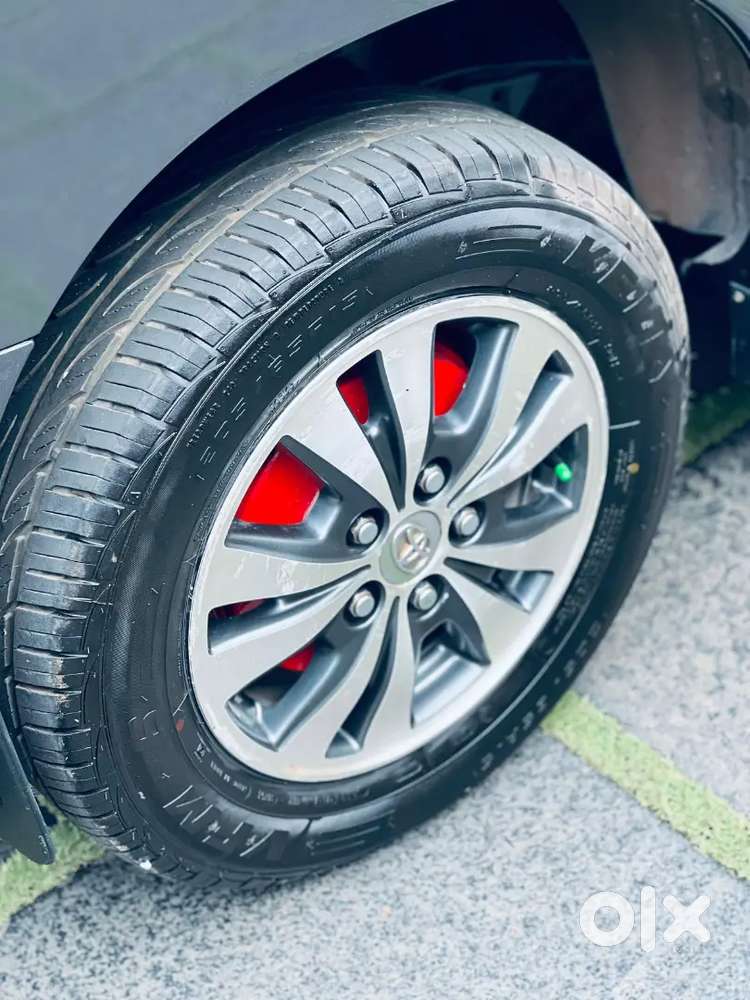 Toyota Innova V Orginal Kerala 2015 Model 95000 Km Only