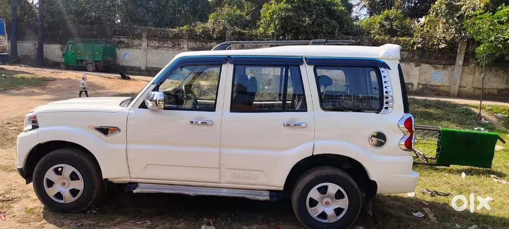 Mahindra Scorpio Classic 2015 Diesel 100000 Km Driven