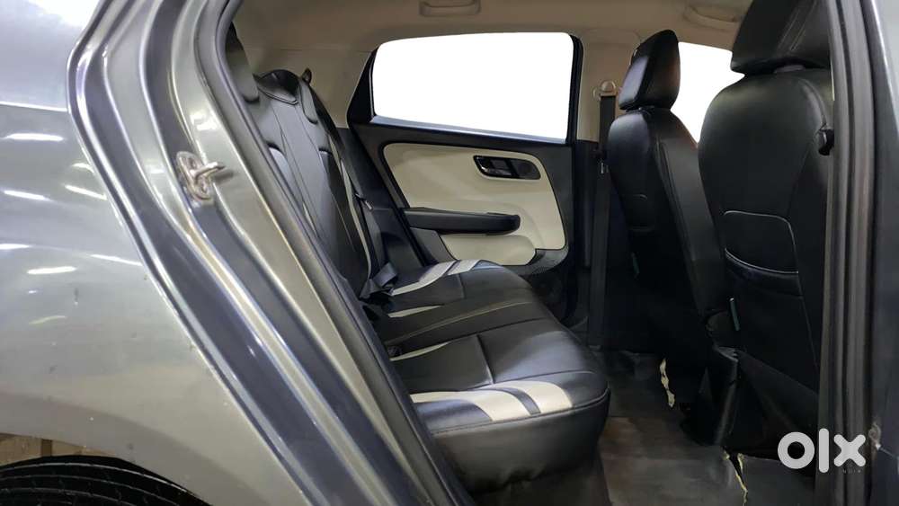 Tata Altroz 1.2 Xt, 2022, Petrol
