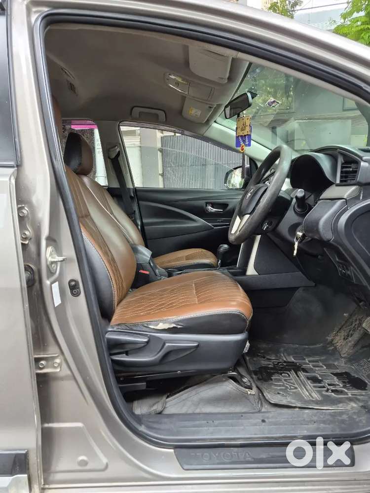 2020 Innova Crysta Auto 93000 Km With Service Record