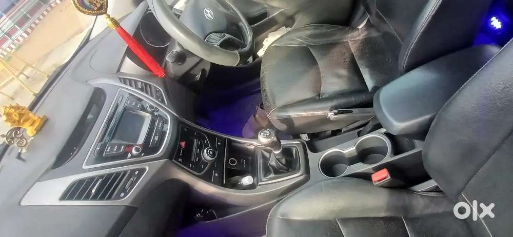 Hyundai Elantra 2018 Car