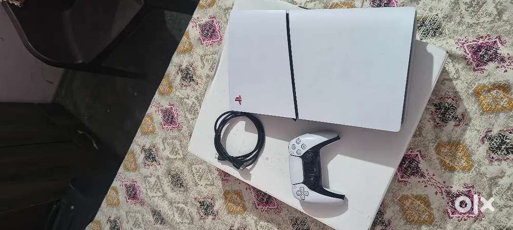 Ps5 slim disc 1tb with black myth wukong