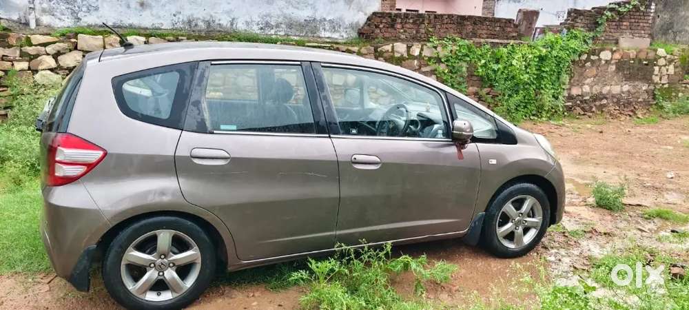 2012 Honda Jazz At Petrol