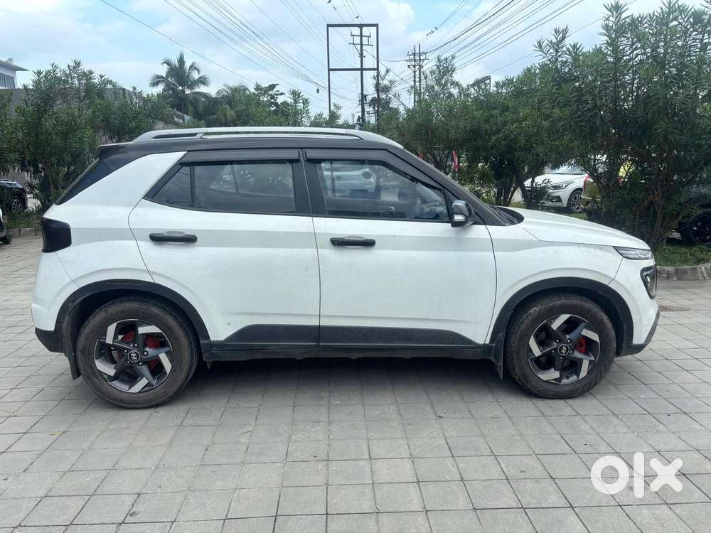 Hyundai Venue Sx (o) Mt 1.5 Diesel Dual Tone, 2020, Diesel