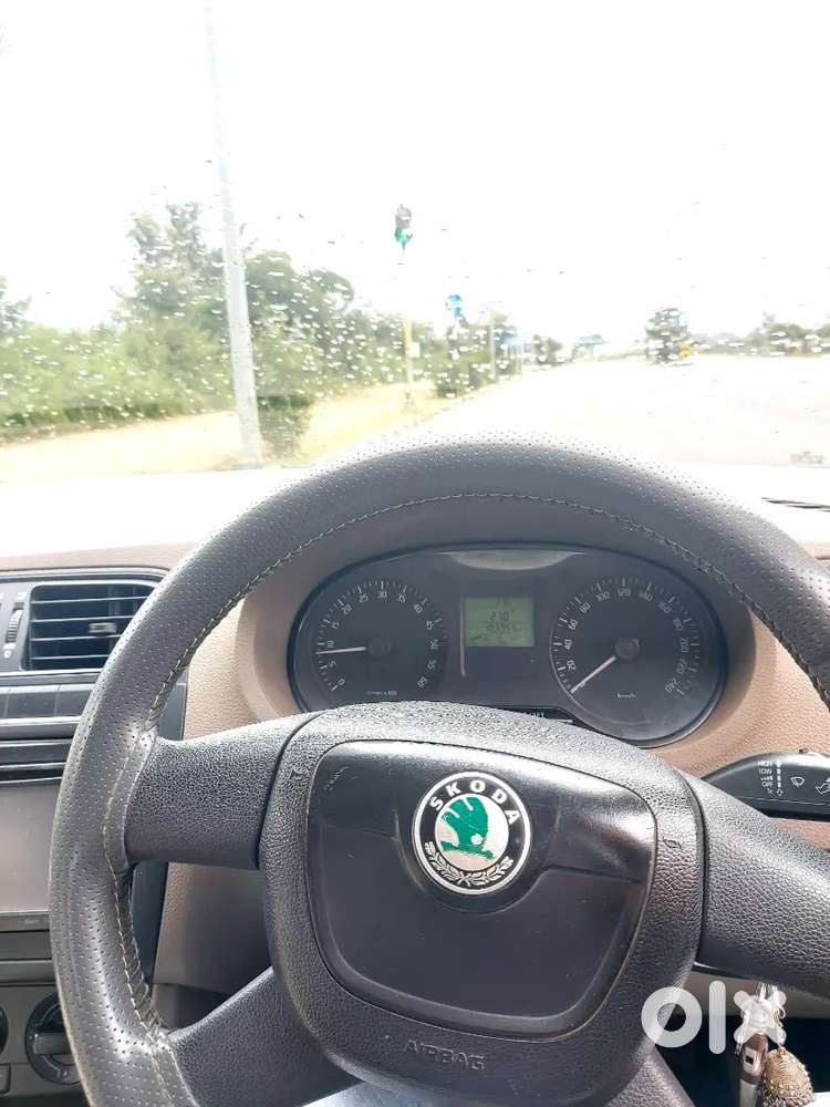 Skoda Rapid Elegance 2012