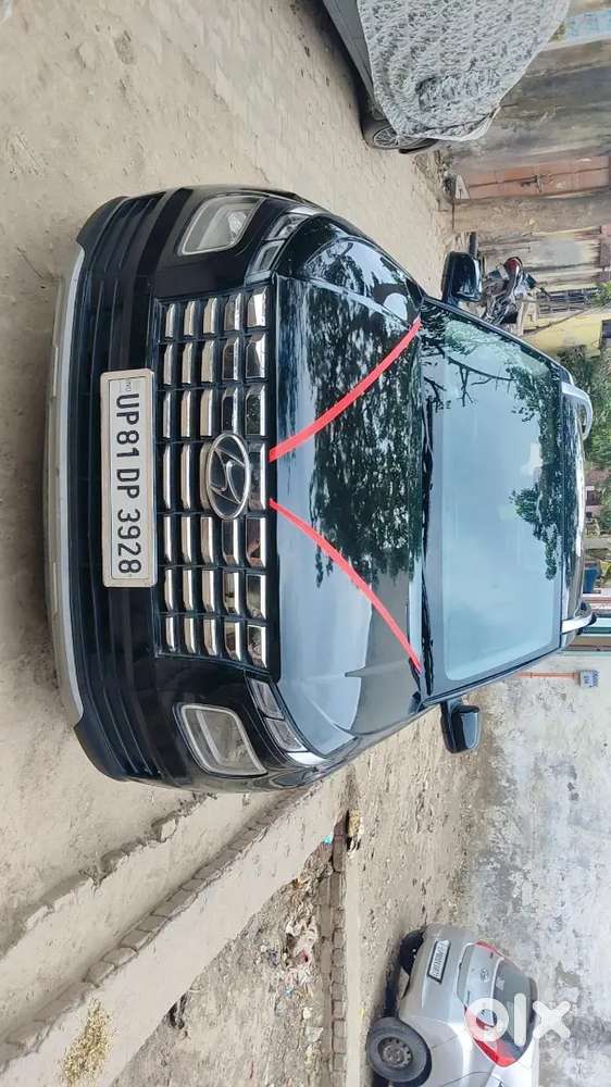 Hyundai Venue Knight 2025 Petrol Manual - 23000 Km