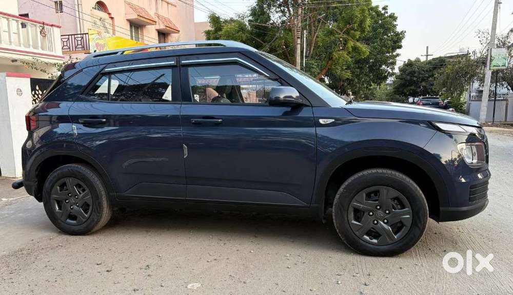 Hyundai Venue S 1.2 Petrol, 2023, Petrol