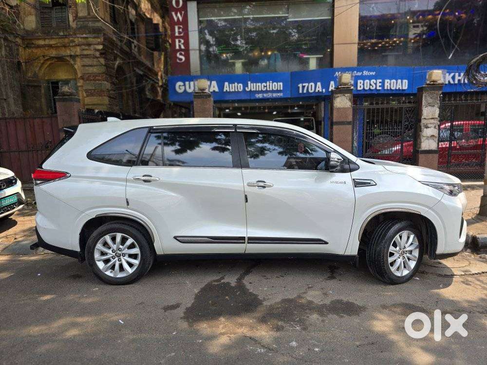 Toyota Innova Hycross 2.0 Vx Hybrid 8 Str, 2023, Petrol