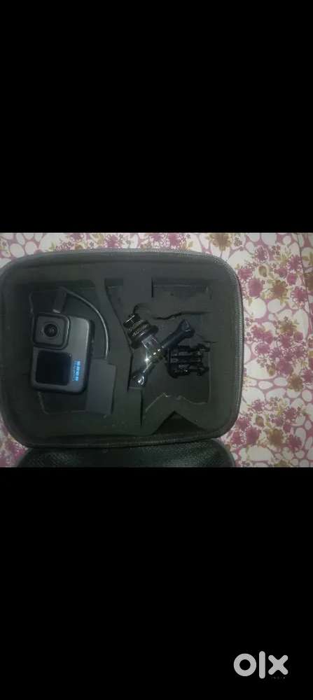 GoPro Hero 11 black mint condition battery issue normal