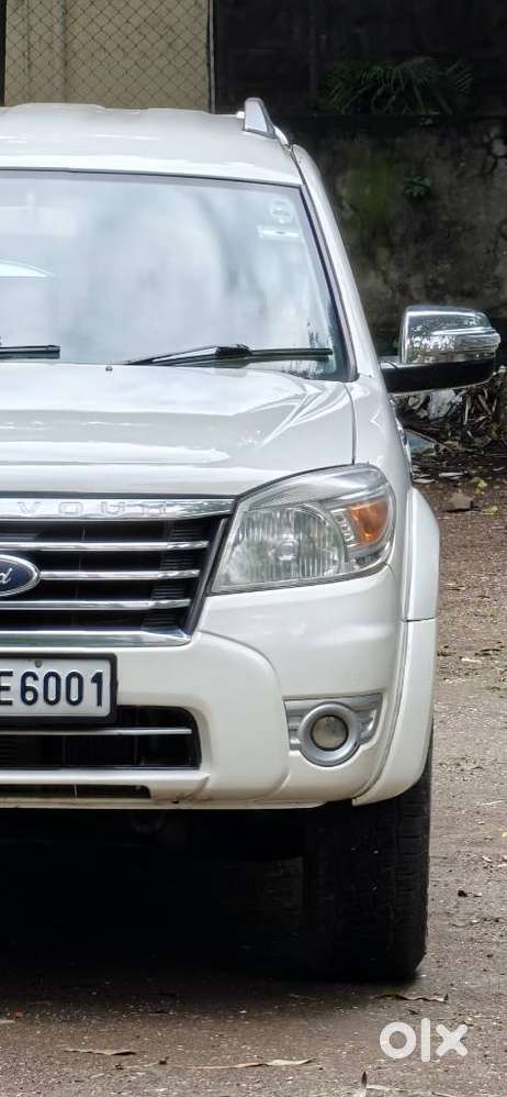 Ford Endeavour 4x4 Thunder Plus, 2012, Diesel