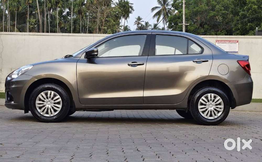 Maruti Suzuki Dzire 1.2 Vxi, 2022, Petrol