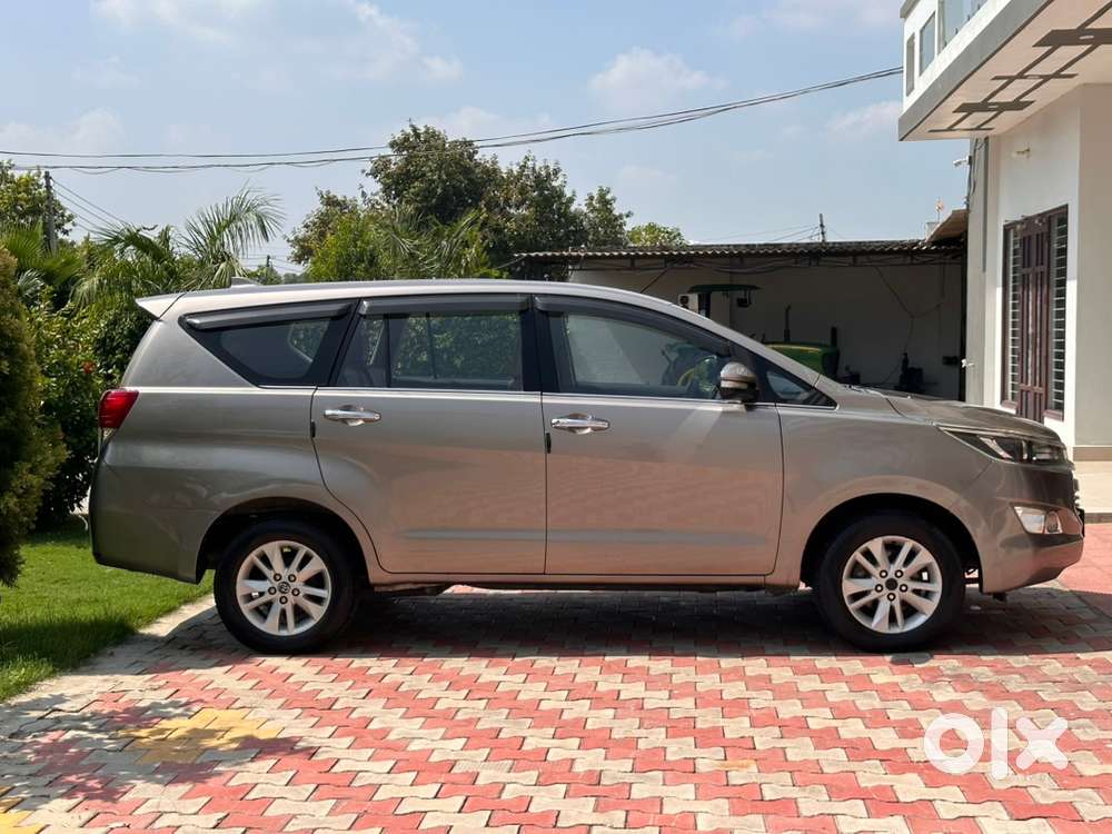 Toyota Innova Crysta 2.4 V 2016 Diesel