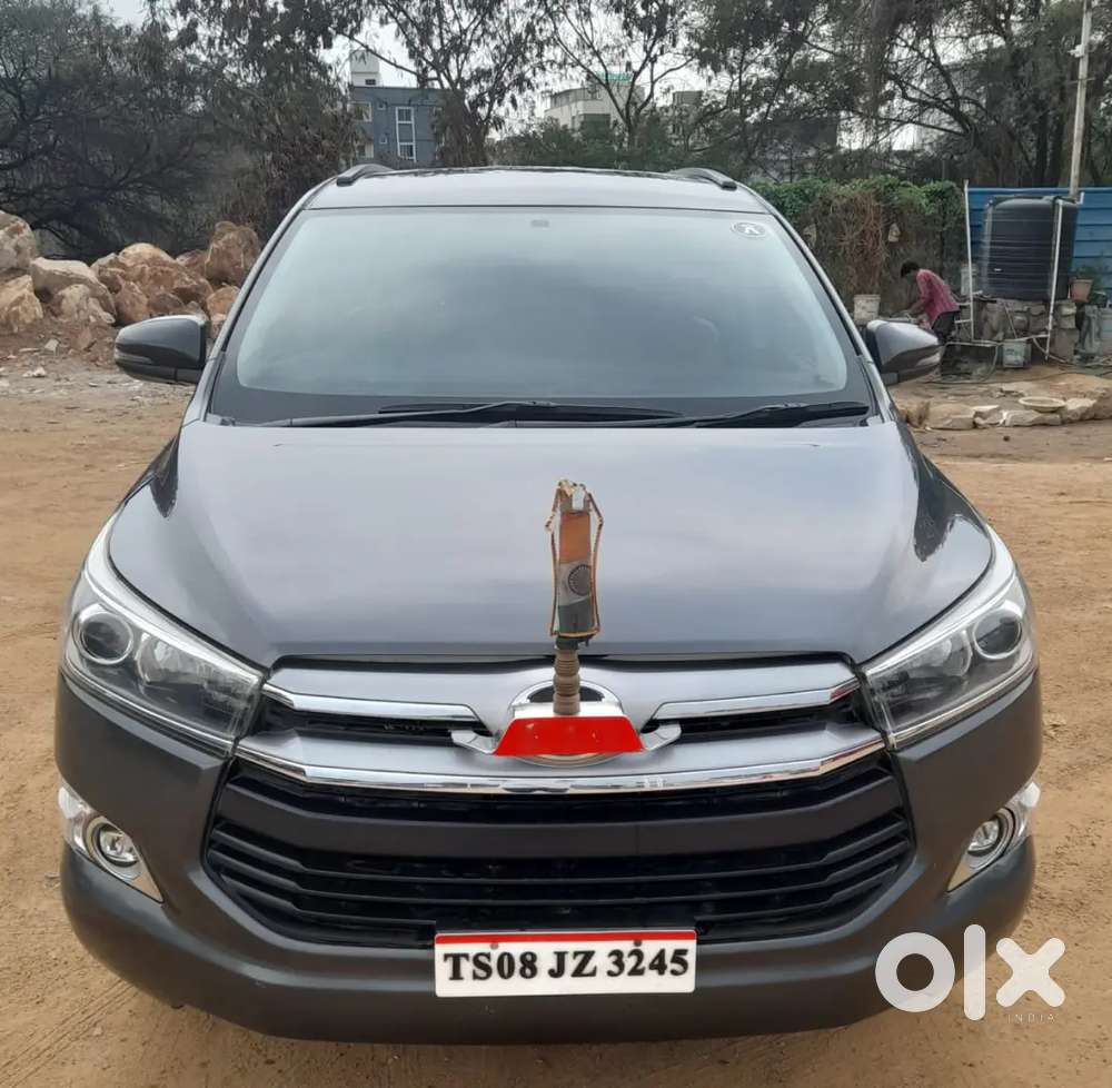 Innova Crysta V-8seater In Perfect Condition