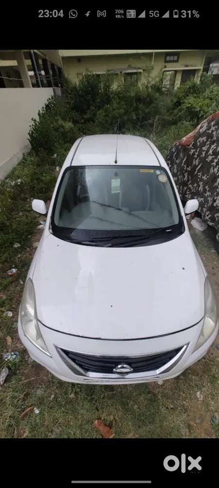 Nissan Sunny 2012