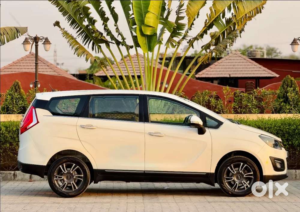 Mahindra Marazzo M8, 2018, Diesel