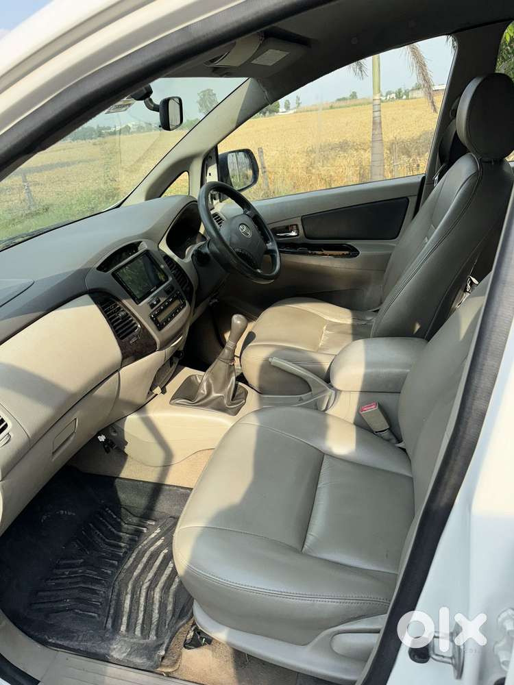 Toyota Innova 2.5 V 7 Str, 2012, Diesel