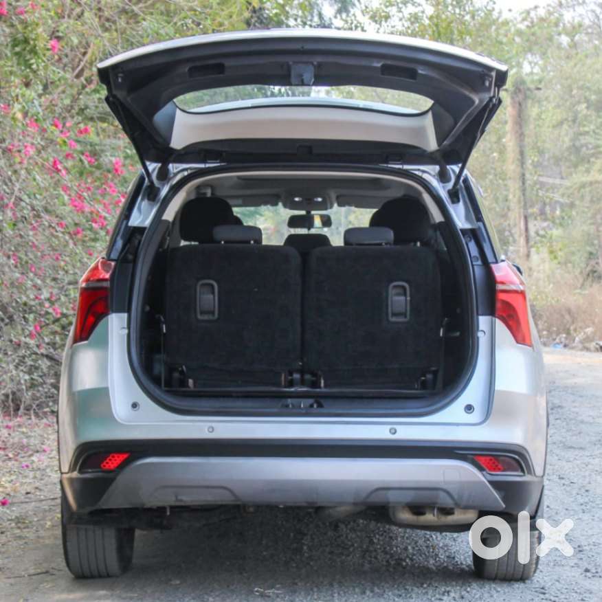 Mahindra Xuv700 2.0 Ax 5 Petrol At Str, 2022, Petrol