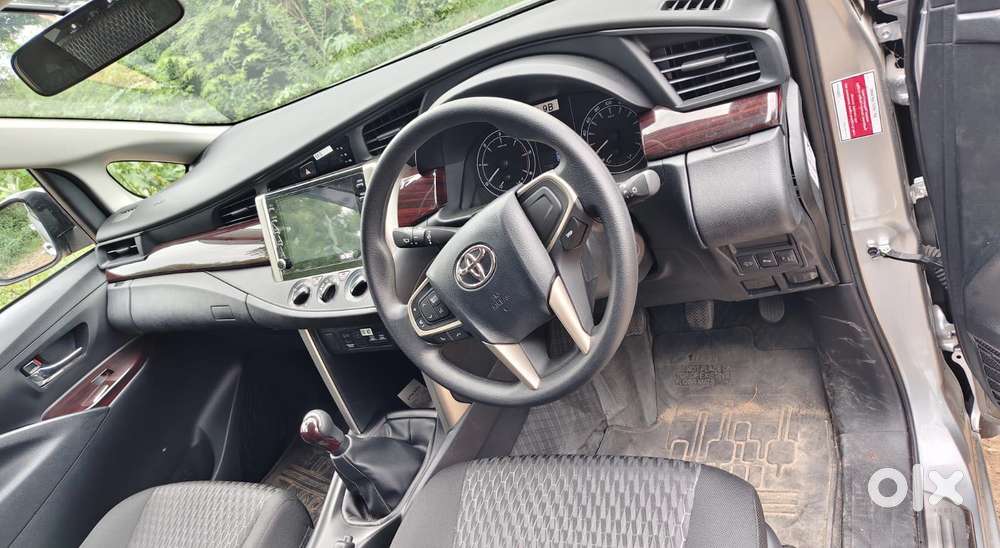 Toyota Innova Crysta [2020-ongoing] 2.4 Gx 8 Str, 2025, Diesel