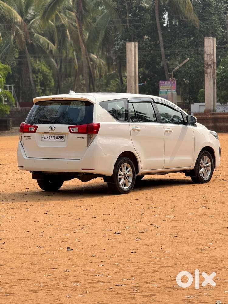 Toyota Innova Crysta 2017 Diesel Well Maintained