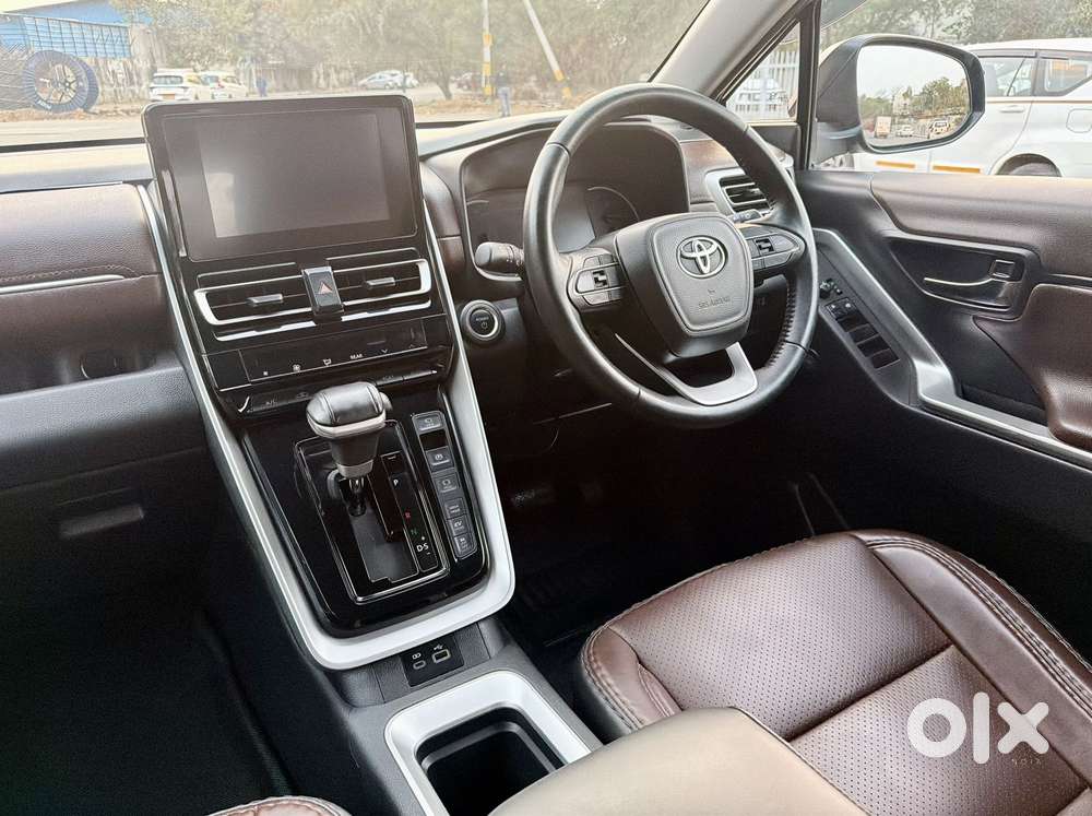 Toyota Innova Hycross 2.0 Vx Hybrid 7 Str, 2023, Petrol