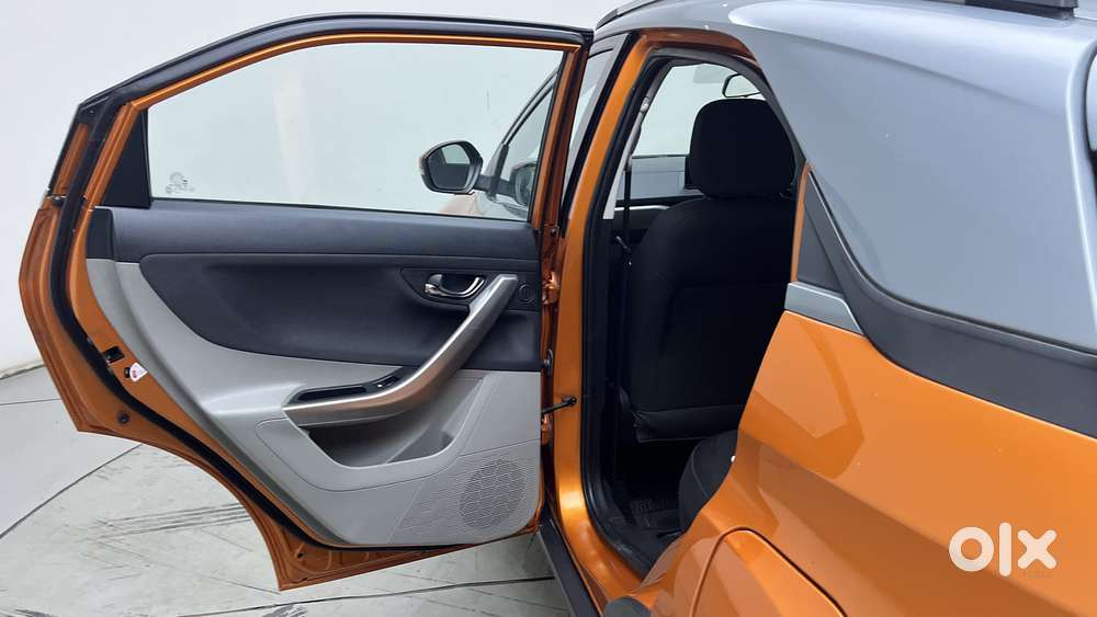 Tata Nexon 1.2 Revotron Xza Plus (o) Dual Tone, 2018, Petrol
