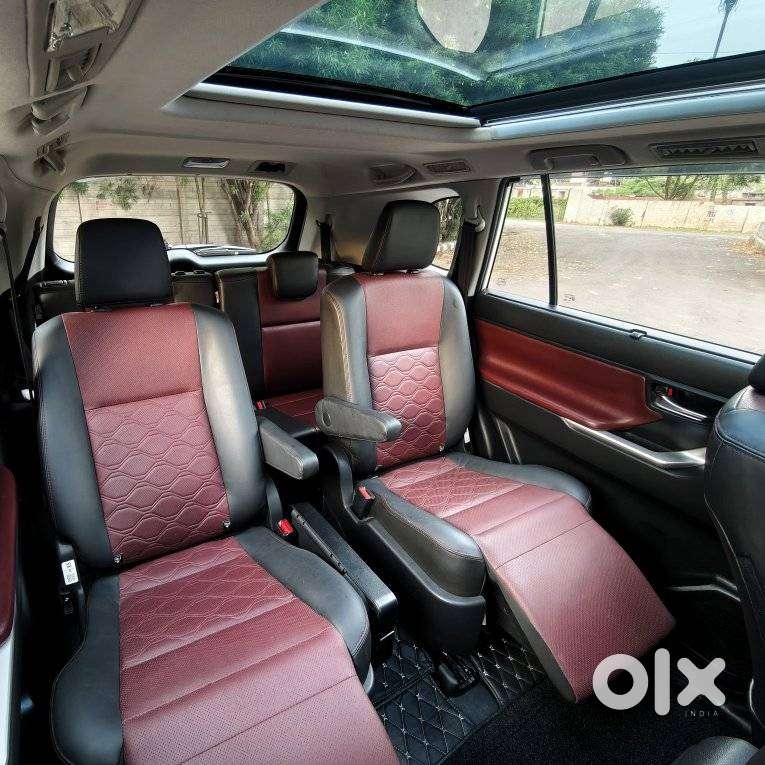 Toyota Innova Hycross Zx(o), 2025