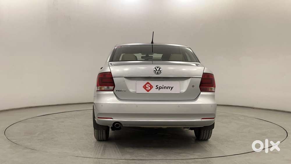 Volkswagen Vento 1.6 Highline, 2016, Petrol