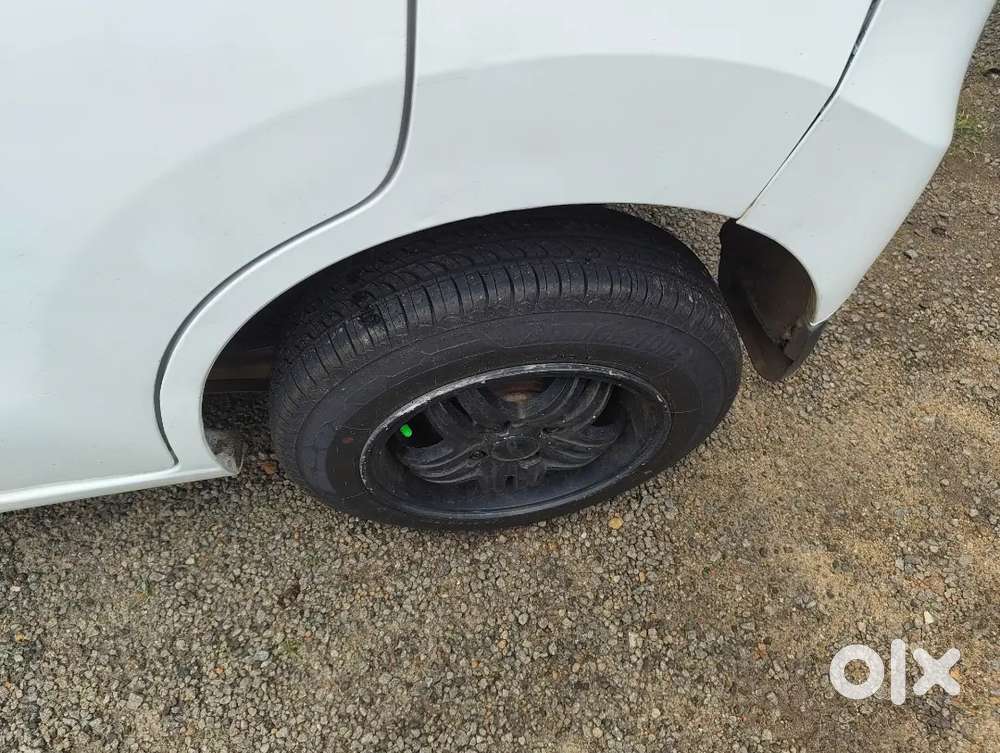 Maruti Suzuki Wagon R (white)2011 Lxi