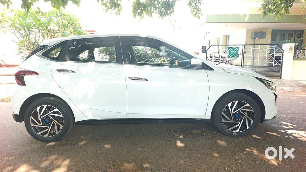 Hyundai I20 Asta (o) 1.2 Mt, 2023, Petrol