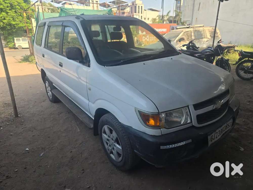Tavera Car