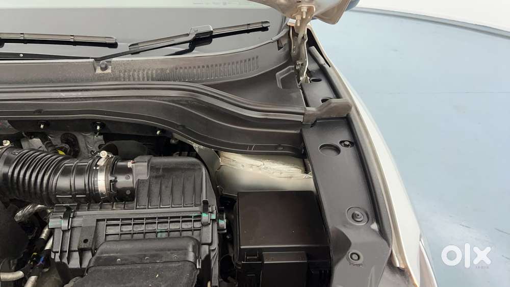 Mahindra Xuv700 2.0 Ax 3 Petrol At 5 Str, 2021, Petrol