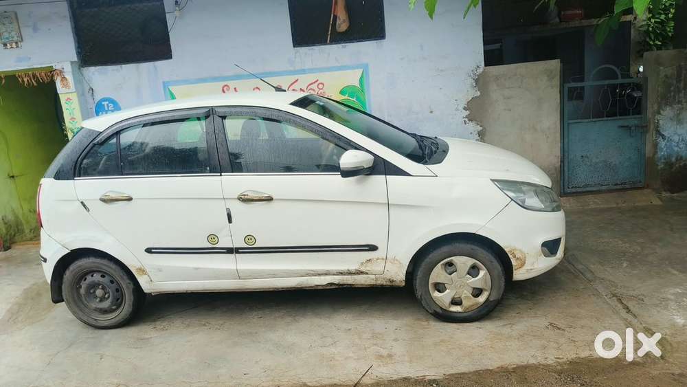 Tata Bolt Petrol 2017