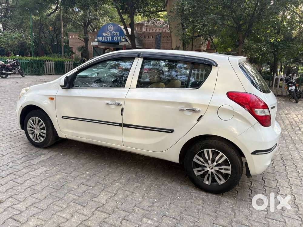 Hyundai I20  Power Steering + Ac  Delhi Registered