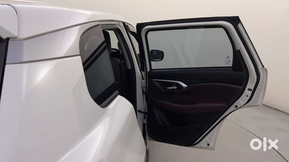 Maruti Suzuki Grand Vitara 1.5 Delta Smart Hybrid At, 2024, Petrol