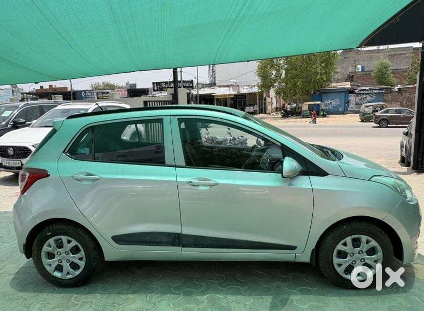 Hyundai Grand I10 Sportz, 2016, Petrol