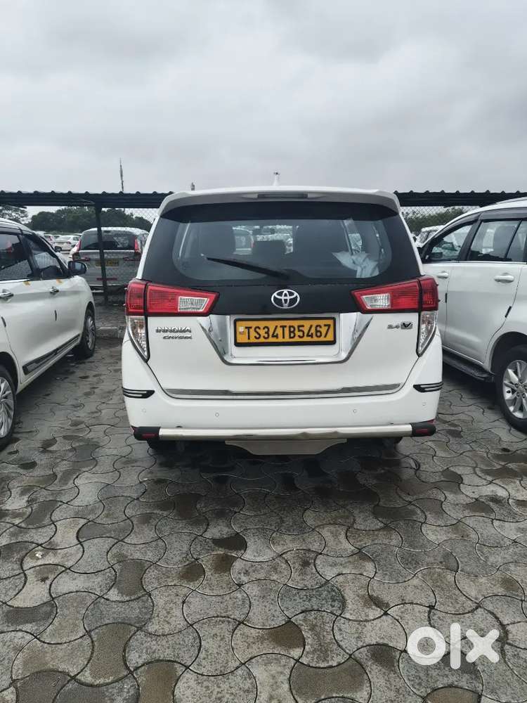 Toyota Innova Crysta Diesel Manual 2023 Variant