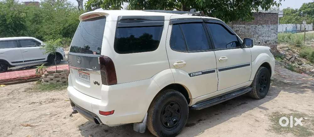 Tata Safari Storme 2013 Diesel 122000 Km Driven