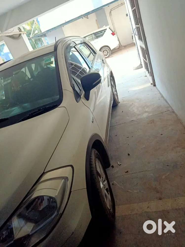 Maruti Suzuki S-cross 2015 Diesel Well Maintained