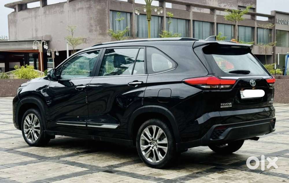 Toyota Innova Hycross 2.0 Zx (o) Hybrid 7 Str, 2023, Petrol