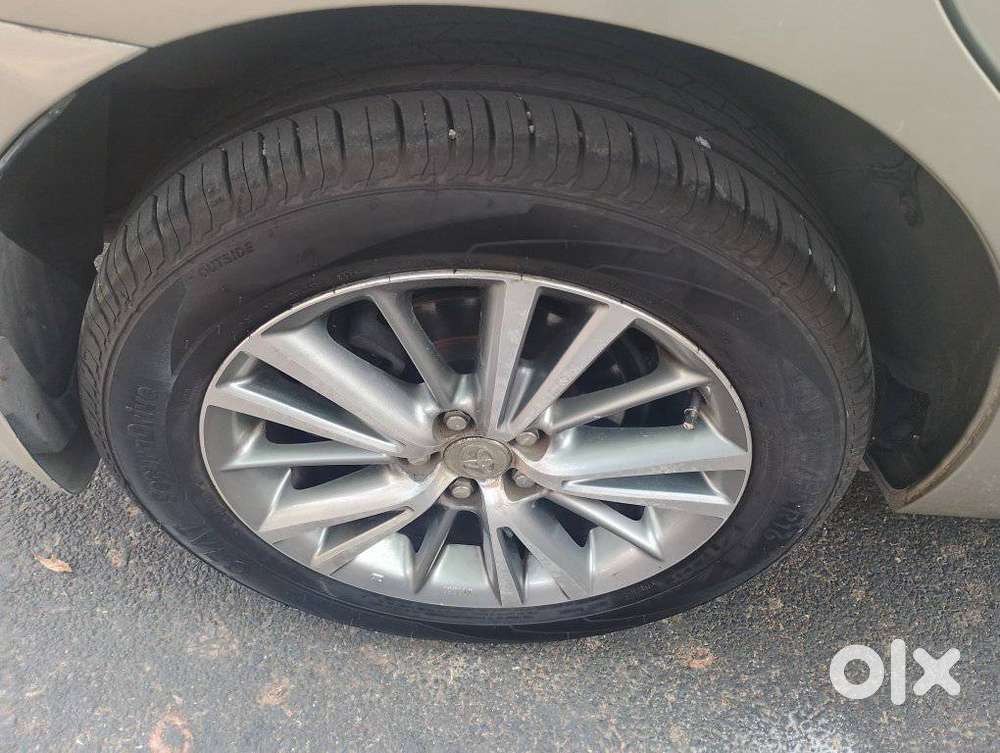 Toyota Corolla Altis 1.8 J, 2015, Petrol