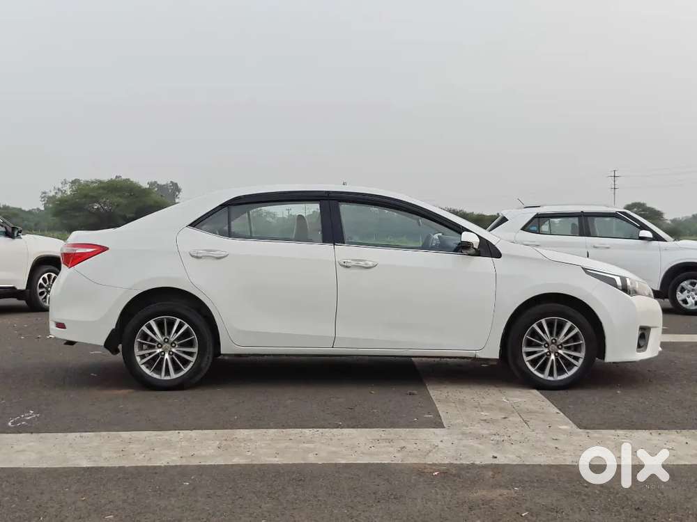 2016 Toyota Corolla Altis पेट्रोल ऑटोमैटिक