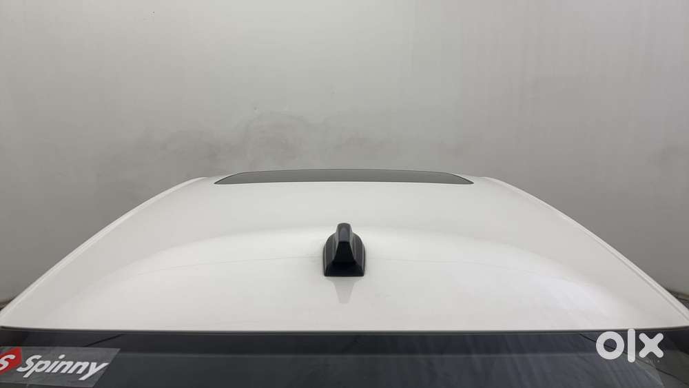 Skoda Slavia Style 1.0l Tsi At, 2022, Petrol